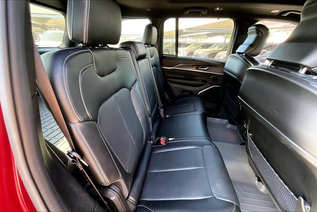 Used 2023 Jeep Grand Cherokee Overland w/ Adv Protech Group III AWD/4WD image 36