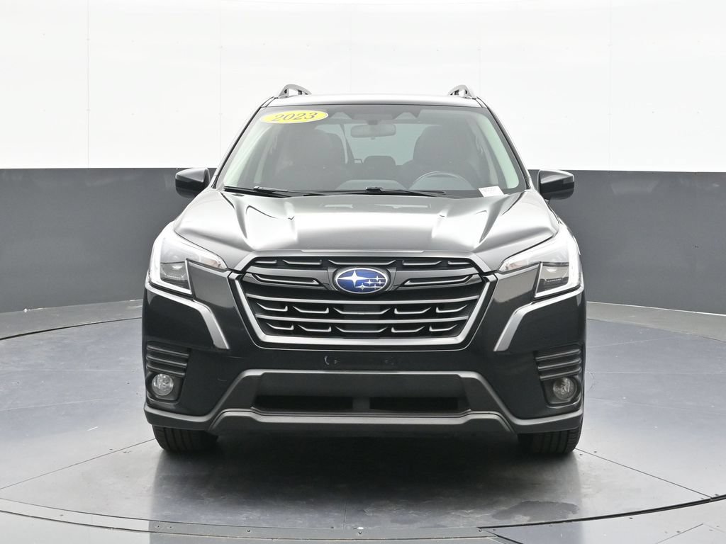 Used 2023 Subaru Forester Premium AWD/4WD image 2