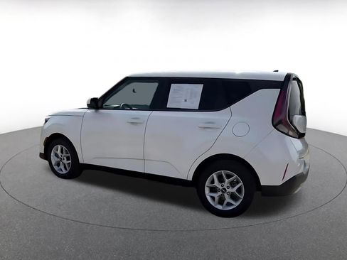 Used 2025 Kia Soul LX w/ LX Technology Package image 10
