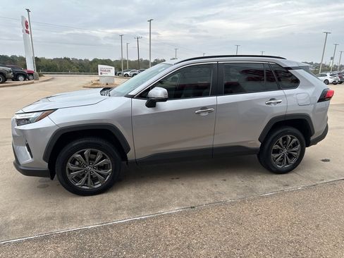 Used 2023 Toyota RAV4 Limited image 4