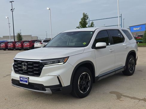 Certified 2025 Honda Pilot EX-L image 8