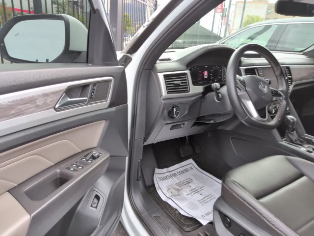 Used 2023 Volkswagen Atlas Cross Sport SE w/ Black Wheel Package AWD/4WD image 6