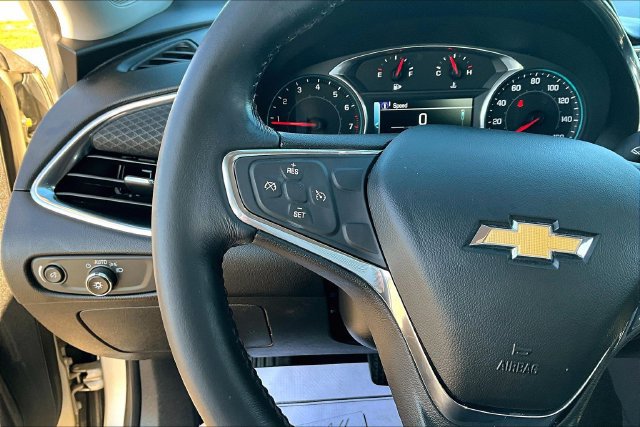 Used 2016 Chevrolet Malibu LT FWD image 11
