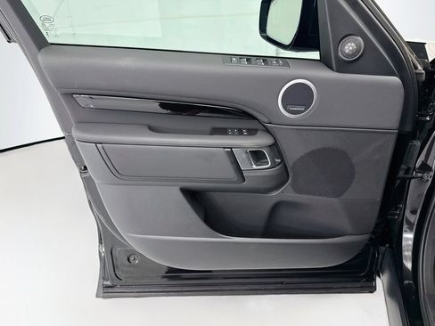 Used 2025 Land Rover Discovery S AWD/4WD image 23