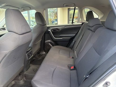 Used 2021 Toyota RAV4 LE image 20