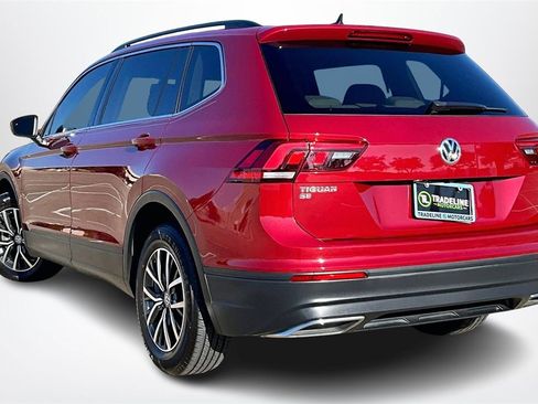 Used 2019 Volkswagen Tiguan SE w/ Panoramic Sunroof Package image 4