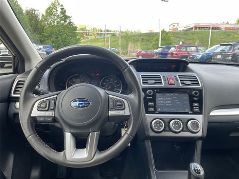 Used 2017 Subaru Crosstrek 2.0i Premium AWD/4WD image 18