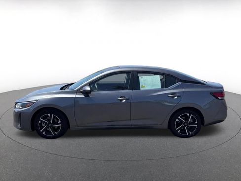 Used 2025 Nissan Sentra SV FWD image 8