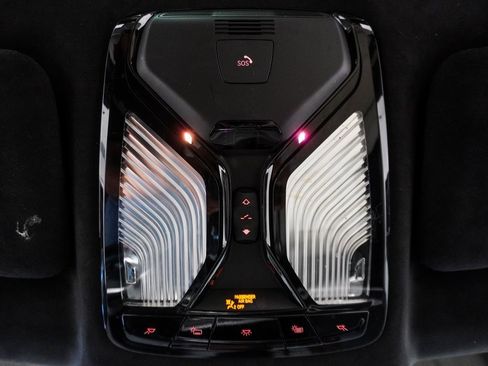 Used 2022 BMW X7 M50i w/ Dynamic Handling Package image 50