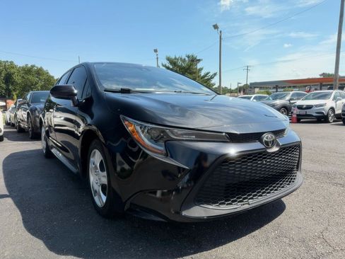 Used 2020 Toyota Corolla LE FWD image 3