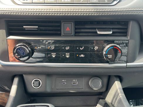 Used 2023 Nissan Rogue S AWD/4WD image 16