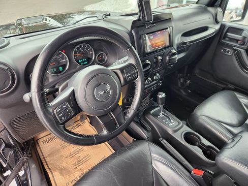 Used 2017 Jeep Wrangler Unlimited Sahara image 26