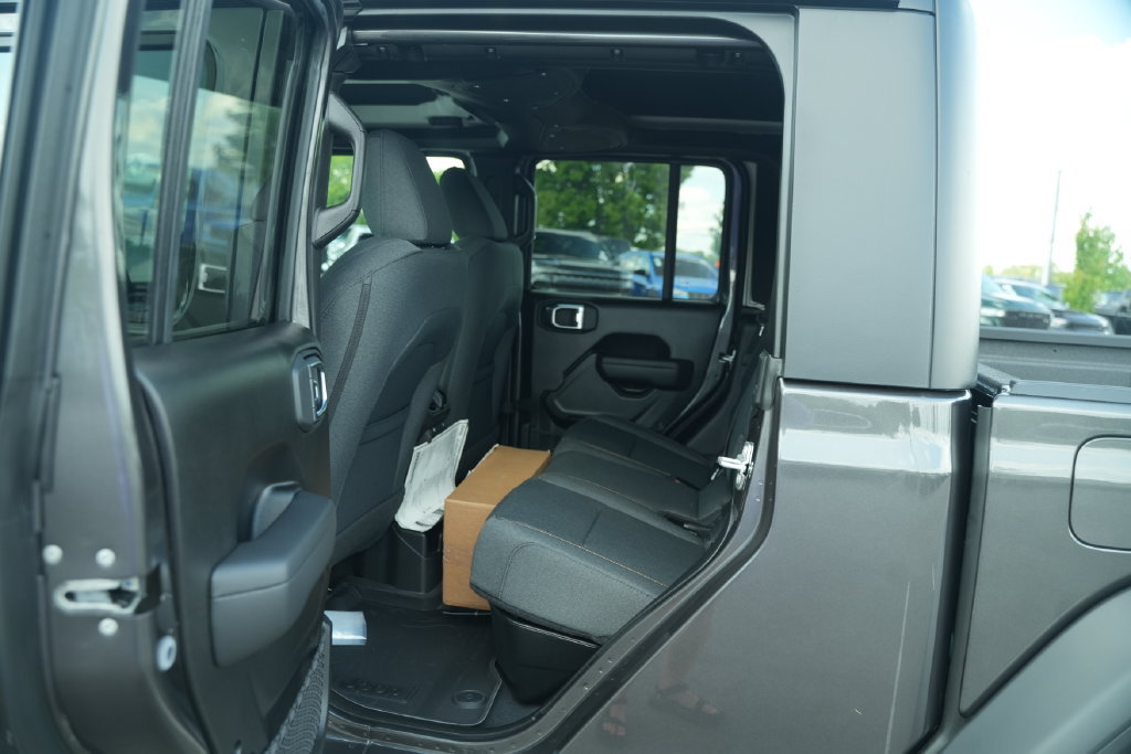 New 2026 Jeep Gladiator Sport AWD/4WD image 13