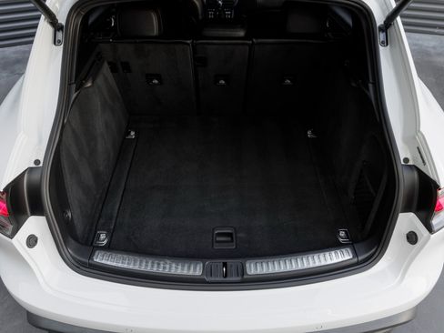 Used 2022 Porsche Macan S image 25