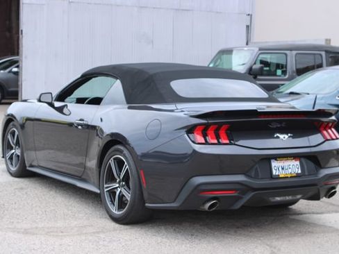 Used 2024 Ford Mustang Convertible RWD image 3
