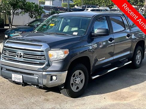 Used 2017 Toyota Tundra SR5 w/ SR5 Upgrade Package RWD image 3