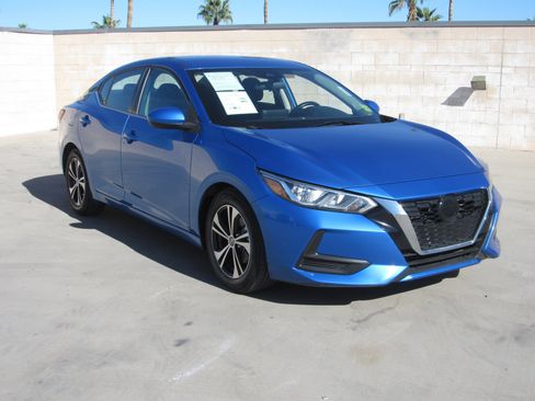 Used 2022 Nissan Sentra SV image 2