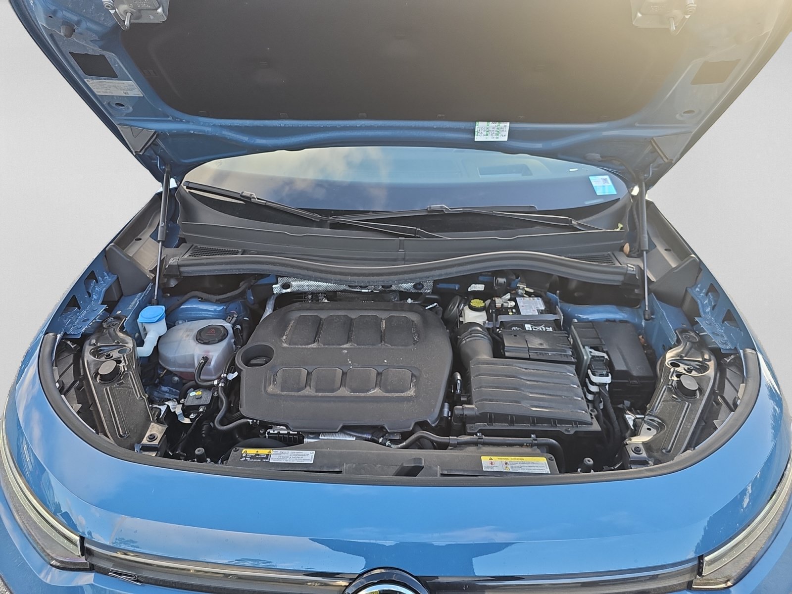 Used 2025 Volkswagen Tiguan SE R-Line AWD/4WD image 33
