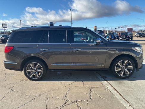 Used 2019 Lincoln Navigator Black Label w/ Cargo Package image 8
