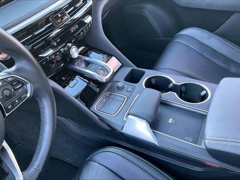 Used 2023 Acura MDX FWD w/ Technology Package image 18