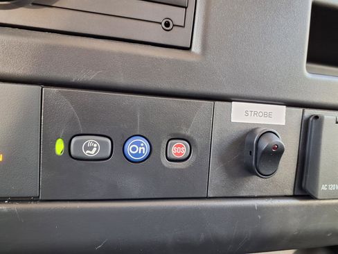 New 2025 GMC Savana 3500 w/ Power Convenience Package RWD image 8