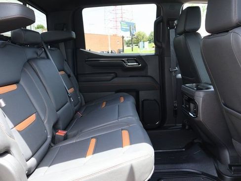 Certified 2025 GMC Sierra 1500 AT4 w/ Technology Package AWD/4WD image 11