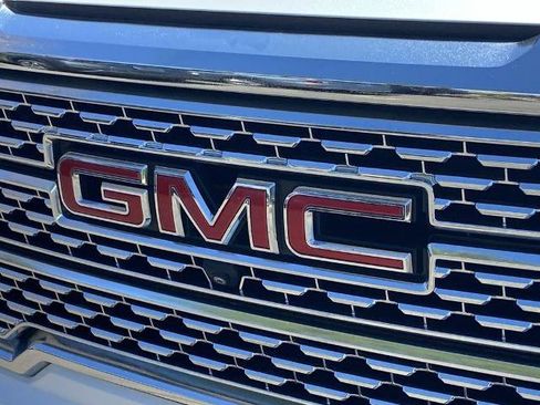 Used 2019 GMC Sierra 1500 Denali w/ Technology Package AWD/4WD image 26