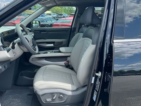 New 2026 Kia EV9 Wind image 11