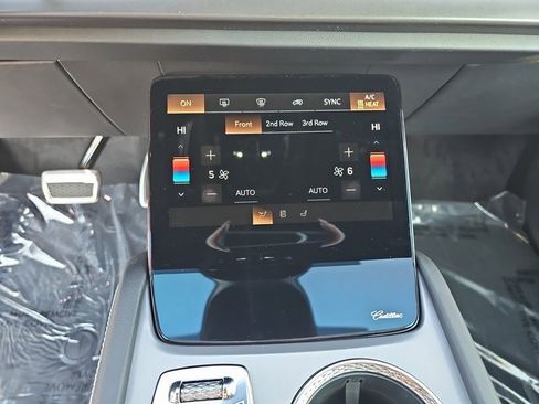 New 2026 Cadillac Vistiq Luxury w/ LPO, Floor Liner Package image 25