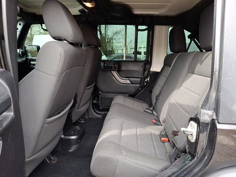 Used 2012 Jeep Wrangler Unlimited Sport image 19