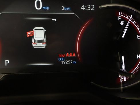 Used 2024 Toyota RAV4 LE image 33