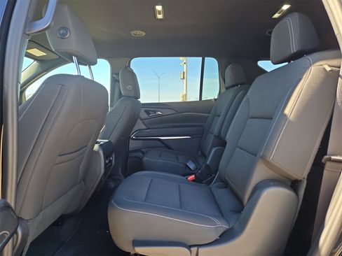 Used 2024 Chevrolet Traverse LT image 13