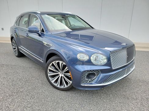 Certified 2022 Bentley Bentayga AWD/4WD image 1