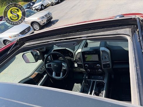 Used 2015 Ford F150 Lariat w/ Equipment Group 502A Luxury AWD/4WD image 28