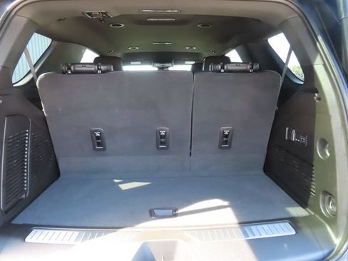 Used 2025 GMC Yukon Denali AWD/4WD image 31
