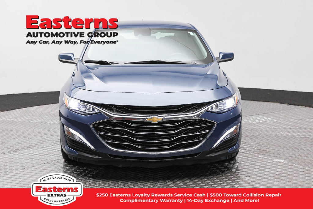 Used 2024 Chevrolet Malibu LT FWD image 3