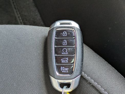 Used 2022 Hyundai Elantra SEL w/ Convenience + Premium Package FWD image 25