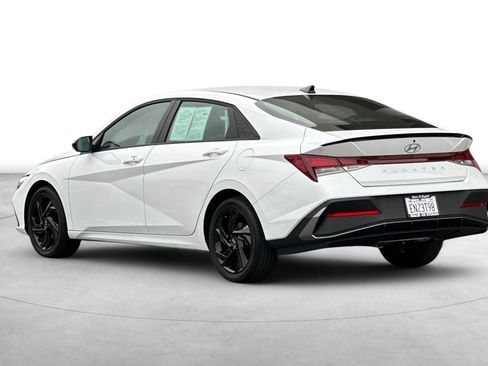 Used 2026 Hyundai Elantra Sport FWD image 4