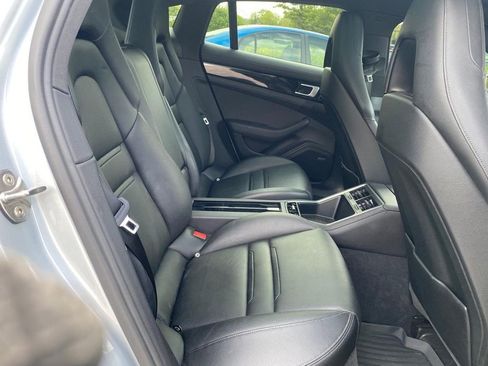 Used 2018 Porsche Panamera 4 AWD/4WD image 17