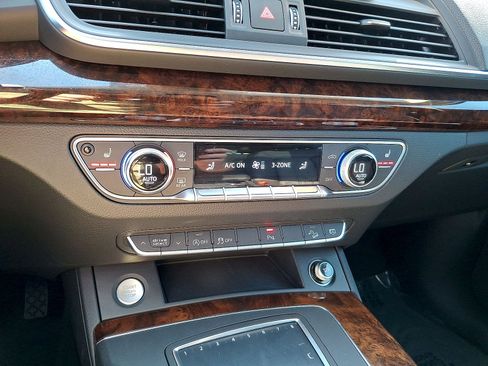 Used 2018 Audi Q5 2.0T Premium Plus AWD/4WD image 19