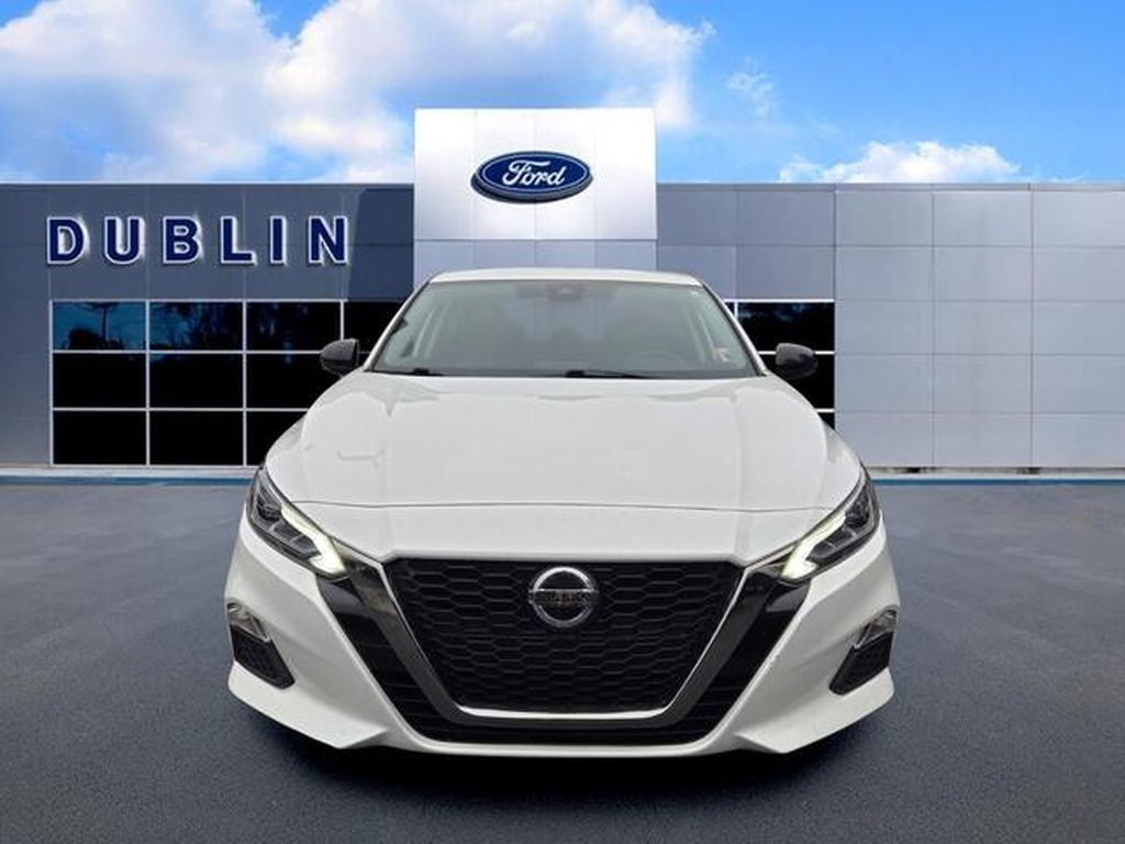 Used 2021 Nissan Altima 2.5 SR w/ SR Premium Package FWD image 2