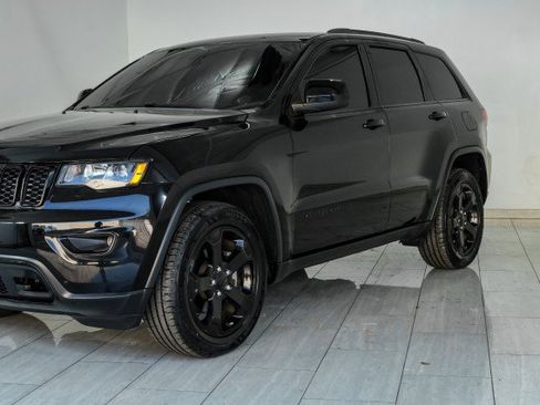 Used 2020 Jeep Grand Cherokee Laredo image 61