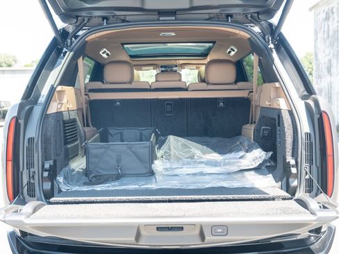 New 2026 Land Rover Range Rover Long Wheelbase SE AWD/4WD image 25