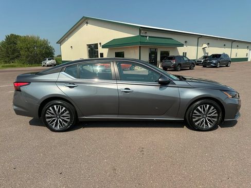 Used 2023 Nissan Altima 2.5 SV w/ SV Premium Package AWD/4WD image 33