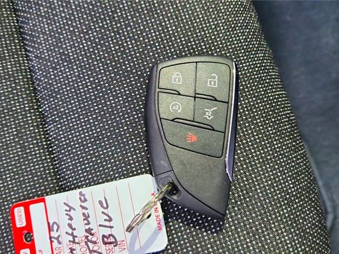 Used 2025 Chevrolet Traverse LT w/ Driver Confidence Package image 37