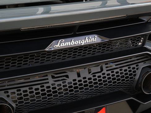 Used 2022 Lamborghini Huracan STO RWD image 32