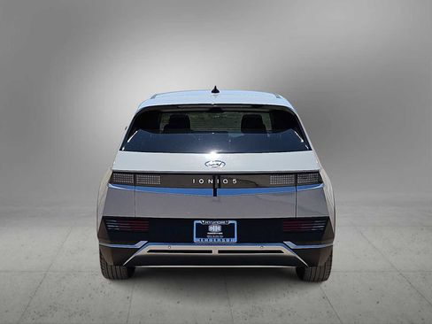 Certified 2024 Hyundai Ioniq 5 SEL RWD image 7