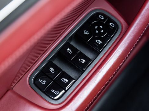 Certified 2020 Porsche Panamera GTS image 19