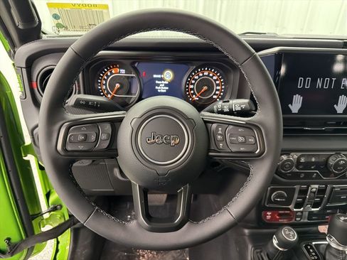 New 2025 Jeep Wrangler Unlimited Rubicon image 20