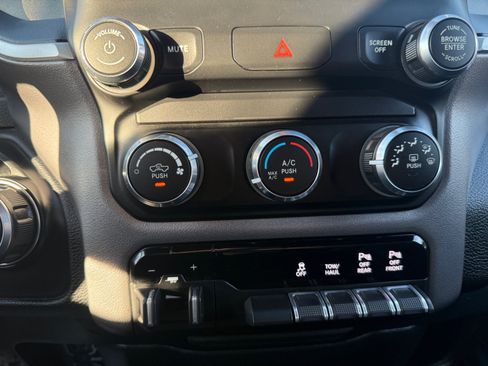 Used 2022 RAM 2500 Big Horn w/ Night Edition AWD/4WD image 20